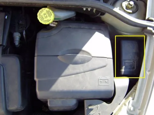 Disposition des fusibles dans le bloc compartiment moteur (BSM depuis 2009)